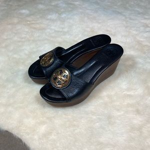 Tory Burch Selma Logo Wedge Black Slide, Size 8.5M